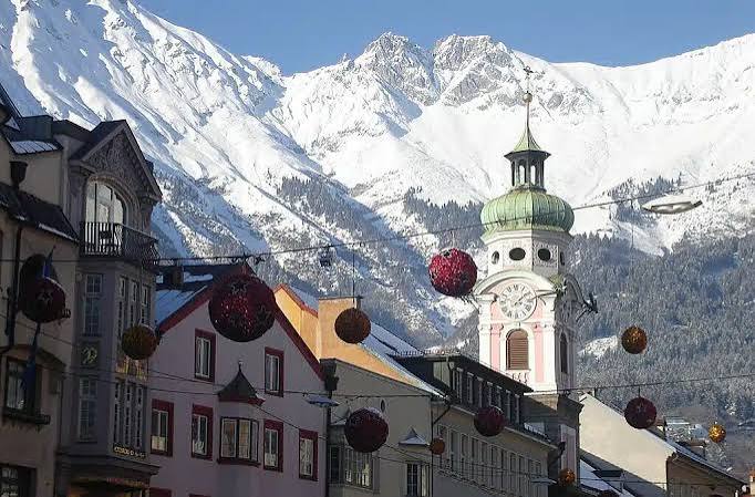 Taxi Flughafen Innsbruck nach Imst im Winter: Schneefahrten sicher & stressfrei