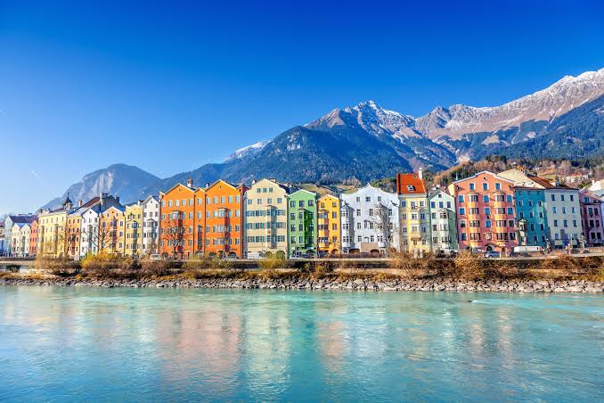 Taxi from Innsbruck Airport to Seefeld in Winter: Safe Mountain Transfers